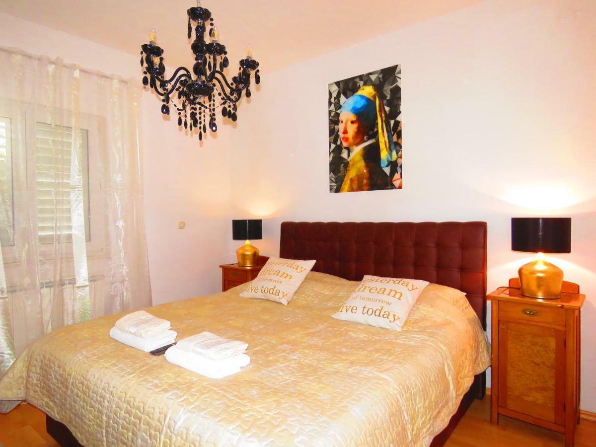 Apartment Smilje Szybenik Zewnętrze zdjęcie